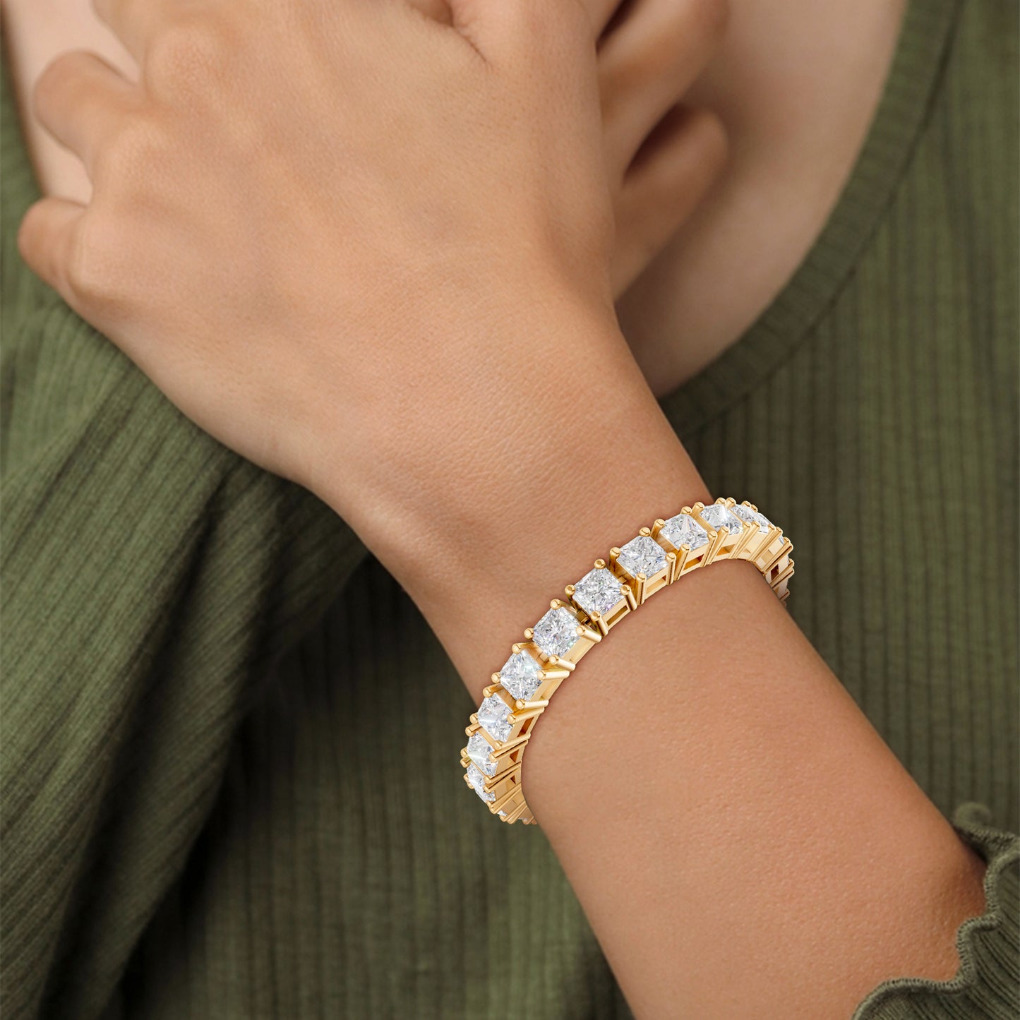 Displayed on the wrist, the bracelet emanates regal elegance with its striking diamonds and rich yellow gold tone.
