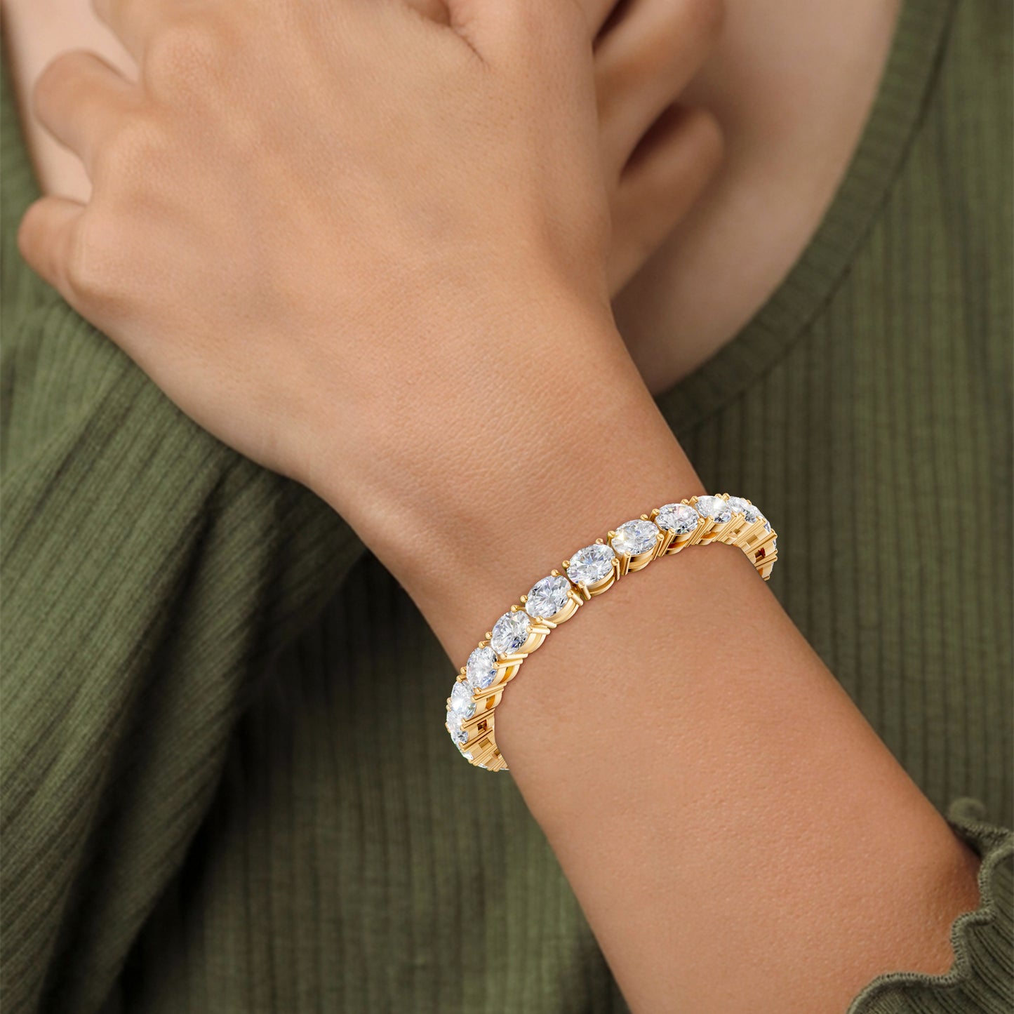 Elegant on the wrist, the bracelet pairs timeless gold with graceful brilliance.