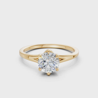 Rotating footage revealing multi-directional sparkle from the radiant cut and the lustrous golden tone of the band.