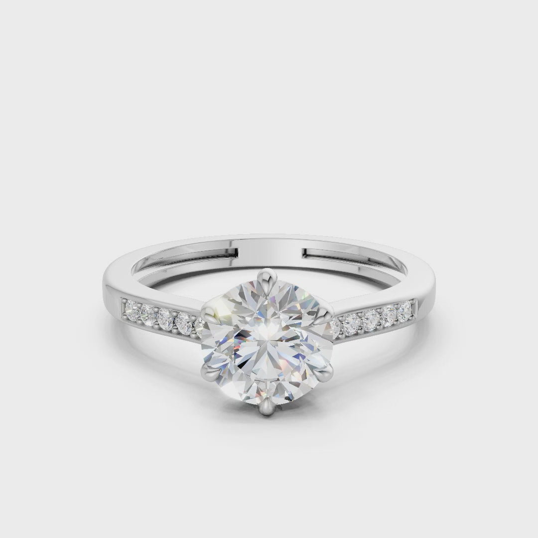 360° video revealing dynamic sparkle and the cool sophistication of the white gold setting.